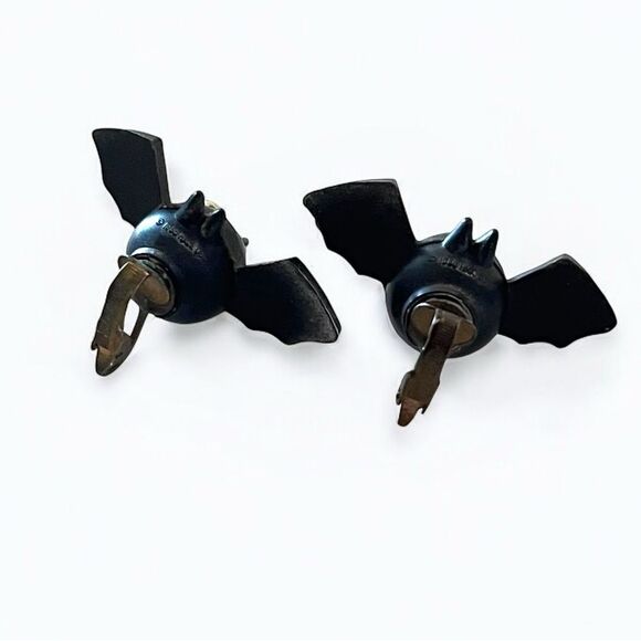 Vintage Bat Clip On Earrings - Picture 3 of 3